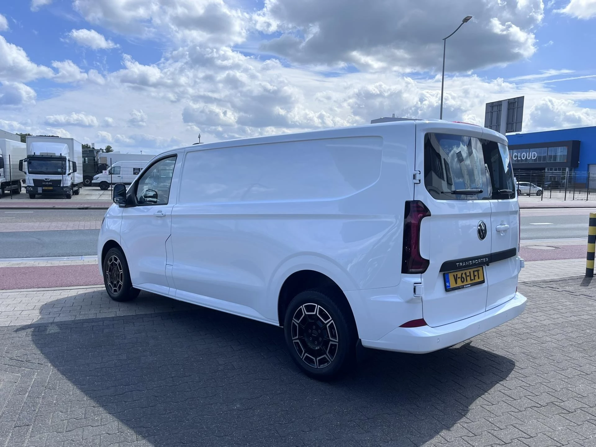 Hoofdafbeelding Volkswagen T7 170 pk Automaat , 18" LMV LED PDC v+a 13"Radiosysteem, alarm