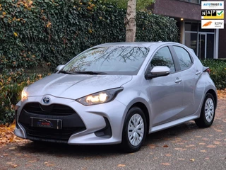Toyota Yaris Fabrieksgarantie 3-2027 100% dealerond. 1e-eigenaar NAP APK 1-2028 1.5 Hybrid Active Automaat Camera Navi CarPlay