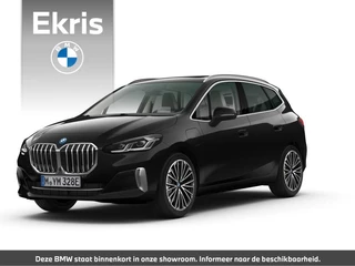 Hoofdafbeelding BMW 2 Serie BMW 2 serie Active Tourer 225e xDrive | Luxury Line | Harman Kardon | Panoramadak | Innovation Pack | Travel Pack