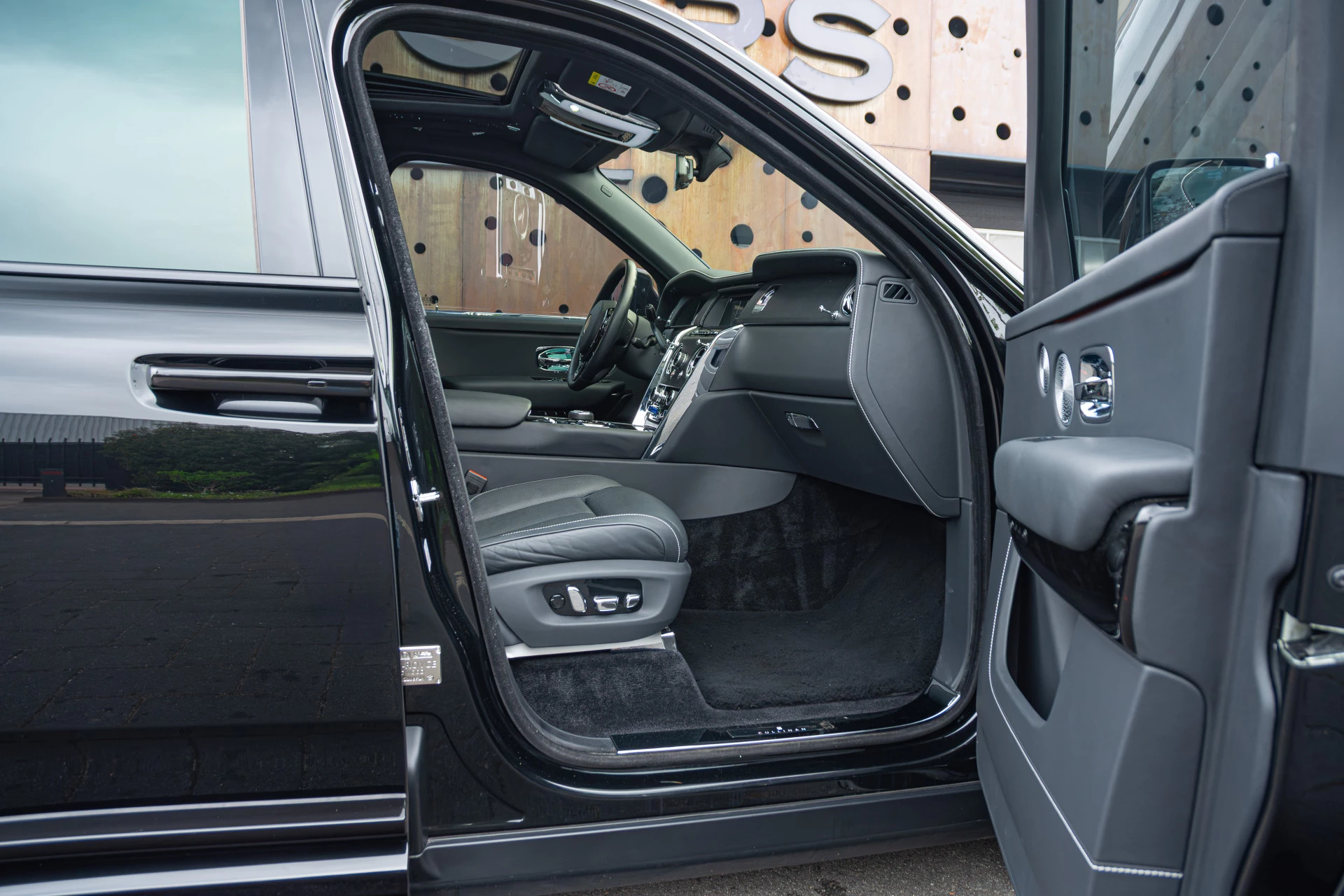 Hoofdafbeelding Rolls-Royce Cullinan