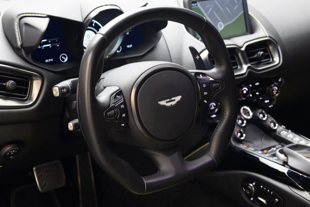 Hoofdafbeelding Aston Martin V8 Vantage