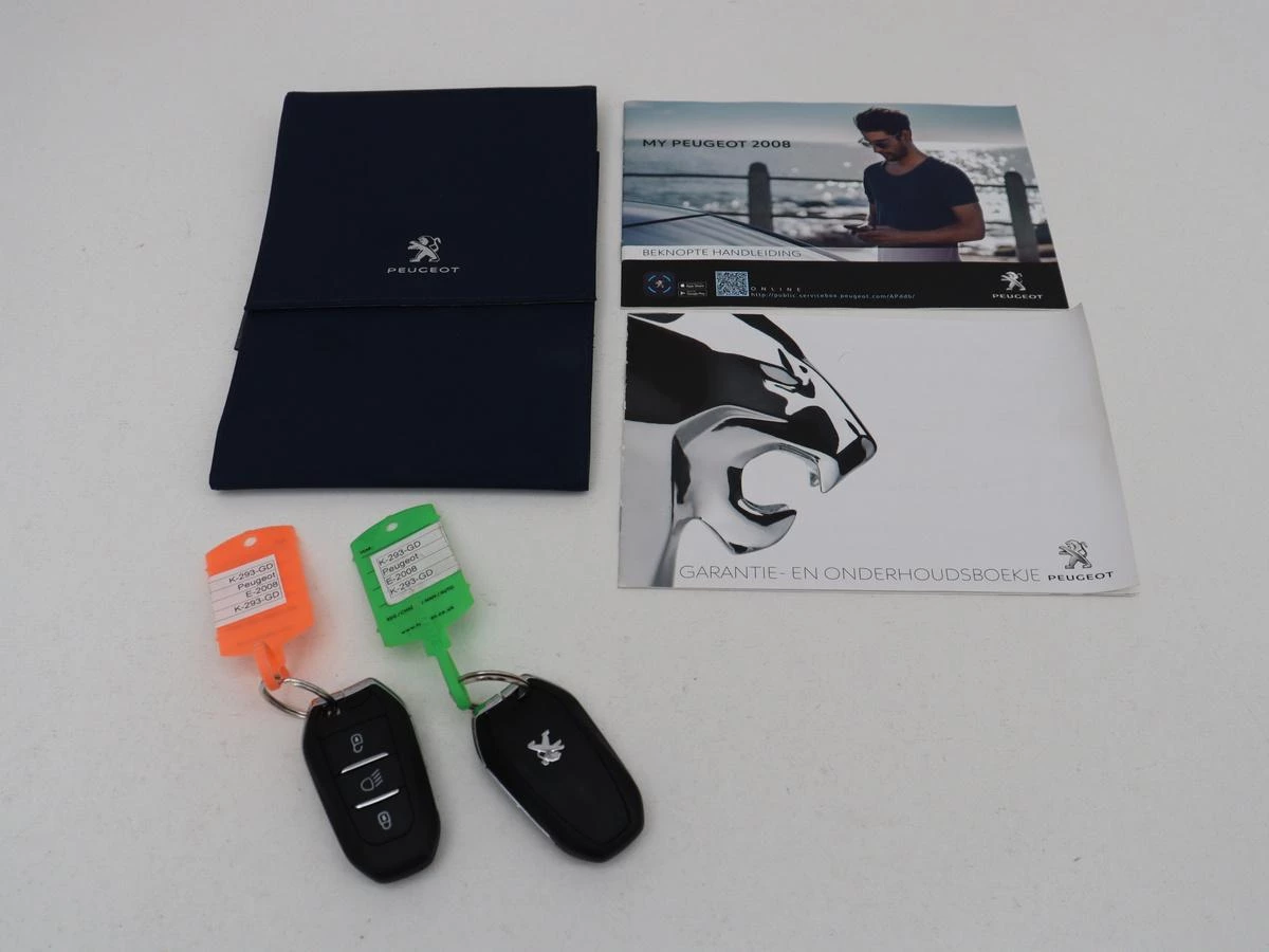 Hoofdafbeelding Peugeot e-2008