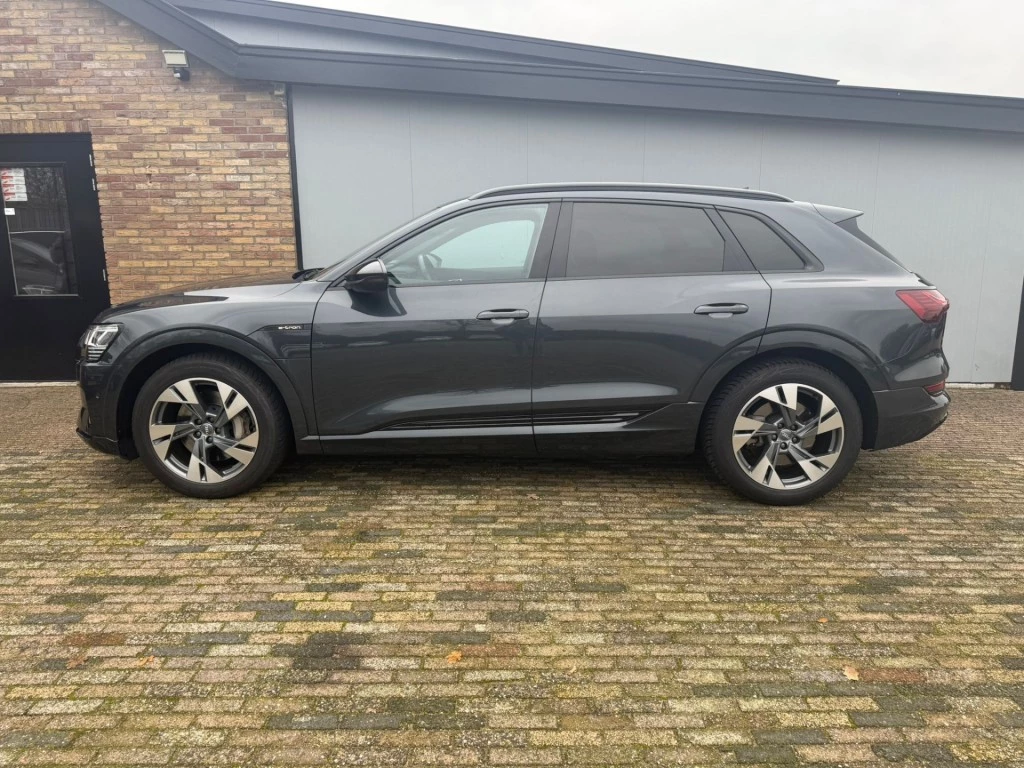 Hoofdafbeelding Audi e-tron