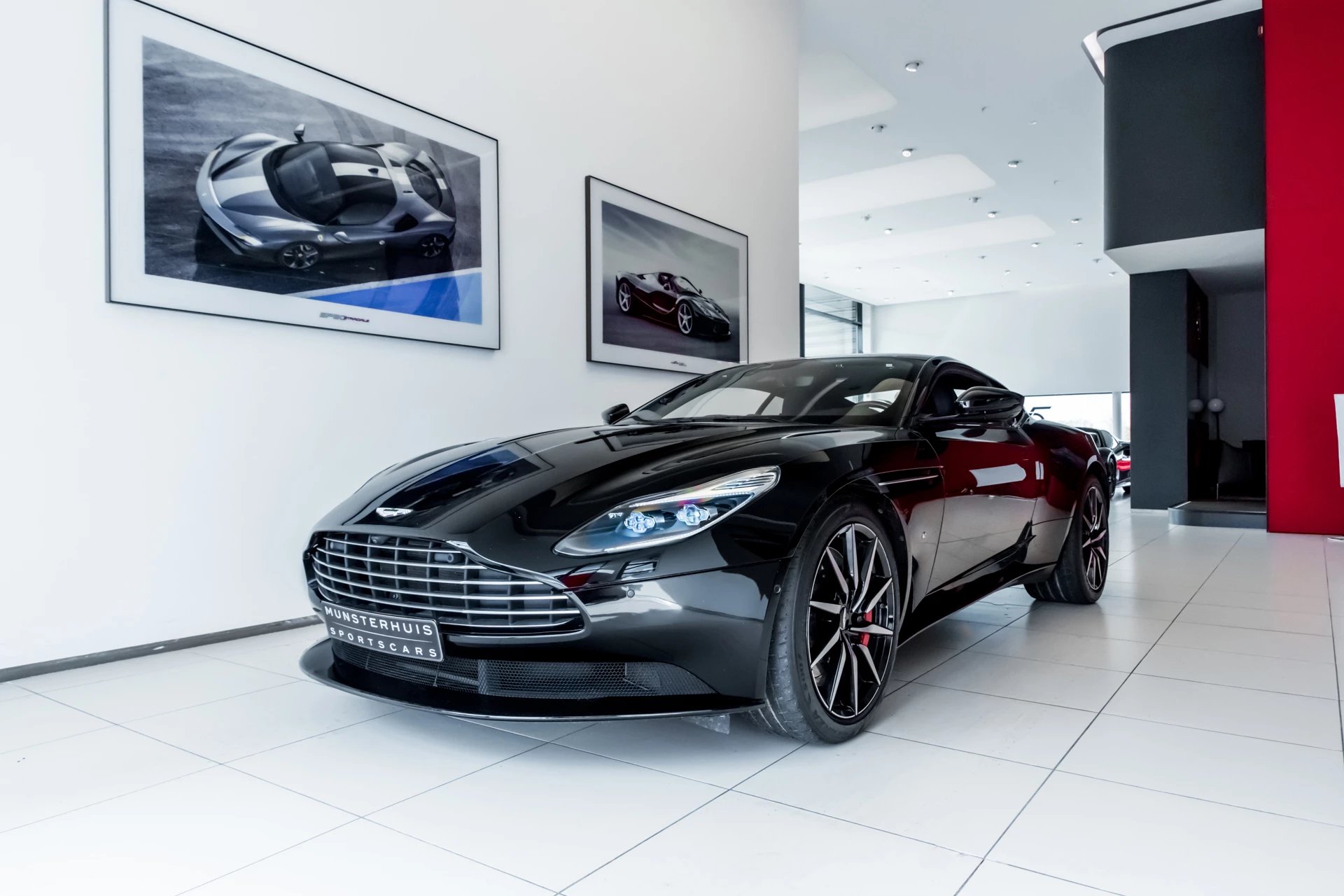 Hoofdafbeelding Aston Martin DB11