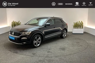 Hoofdafbeelding Volkswagen T-Roc Volkswagen T-Roc 1.5 TSI 150pk DSG Sport | Parkeersensoren V+A, Adaptive Cruise Control, 18" LM Velgen |