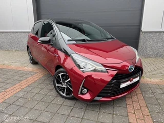 Hoofdafbeelding Toyota Yaris Toyota Yaris 1.5 Hybrid Bi-Tone Navigatie Keyless Garantie