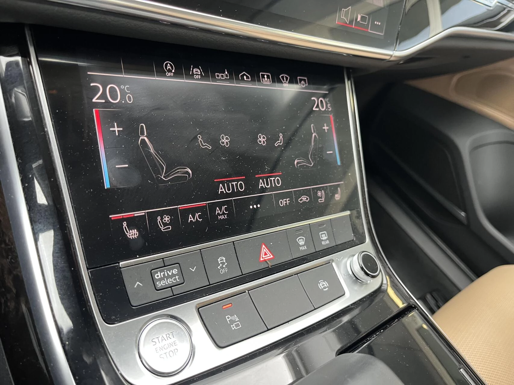 Hoofdafbeelding Audi A8