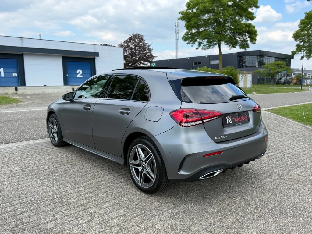 Hoofdafbeelding Mercedes-Benz 200-serie