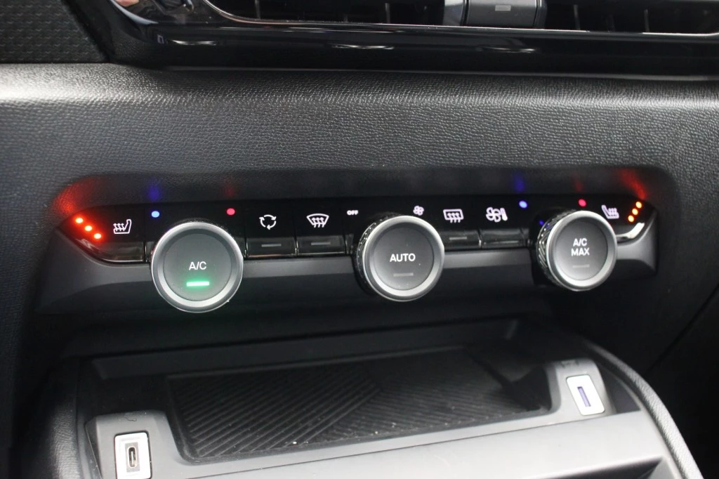 Hoofdafbeelding Citroën ë-C4 X