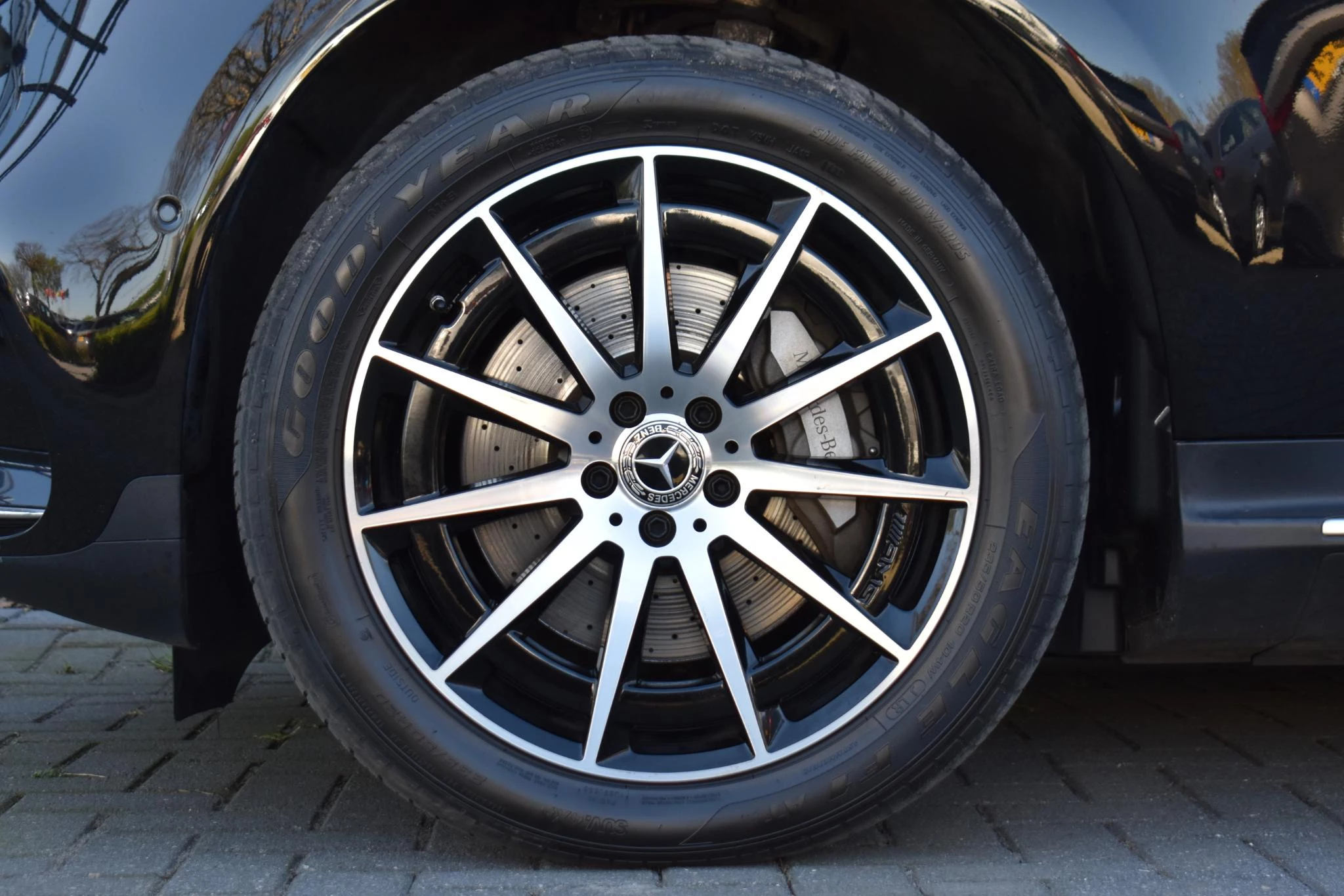 Hoofdafbeelding Mercedes-Benz EQC