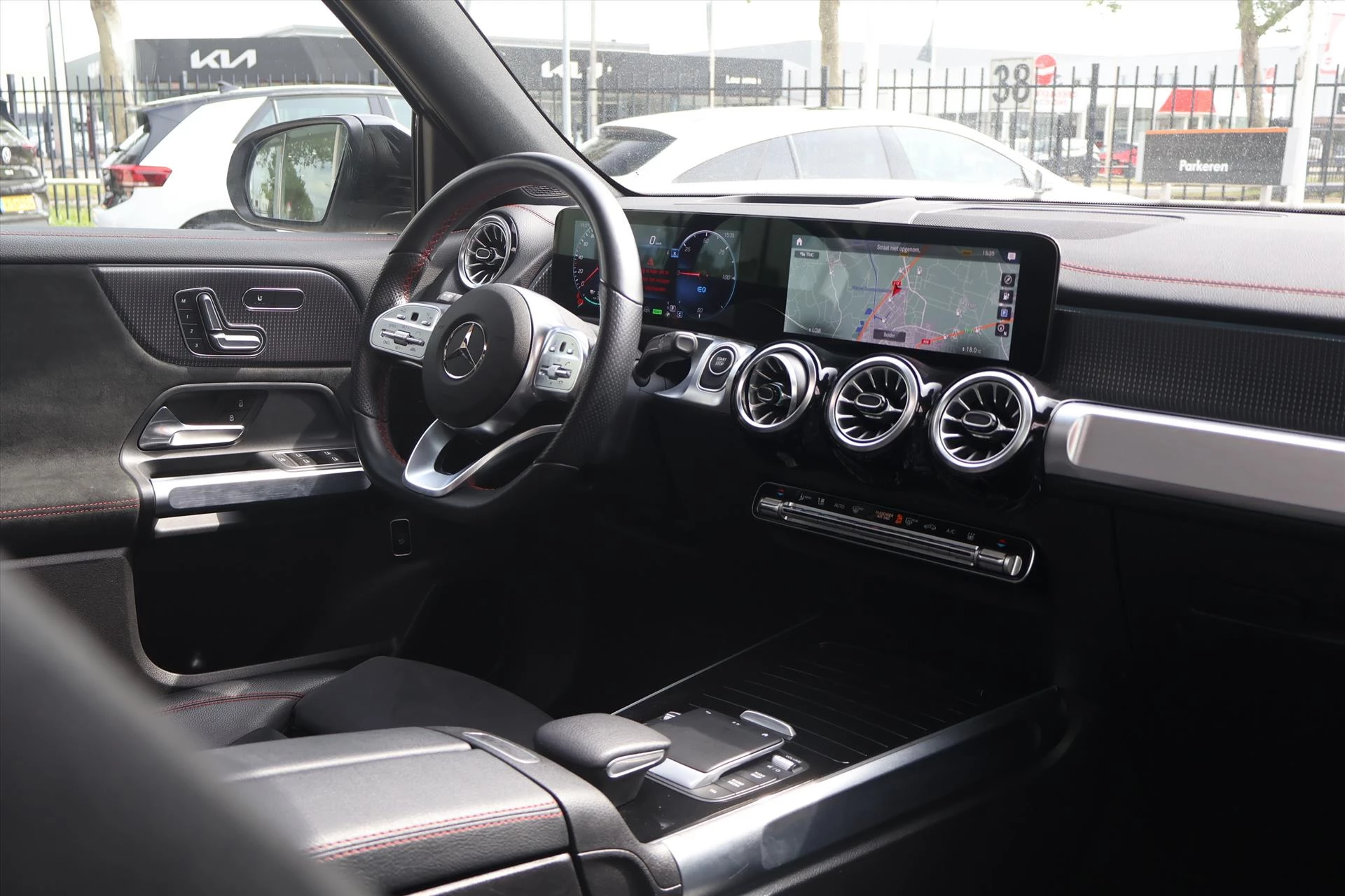Hoofdafbeelding Mercedes-Benz EQB