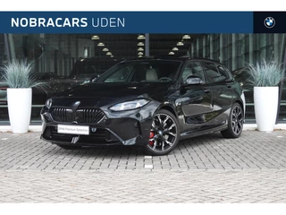BMW 1 Serie 120 High Executive M Sport Automaat / Panoramadak / Sportstoelen / M Adaptief onderstel / Adaptieve LED / Comfort Access / Head-Up / Harman-Kardon