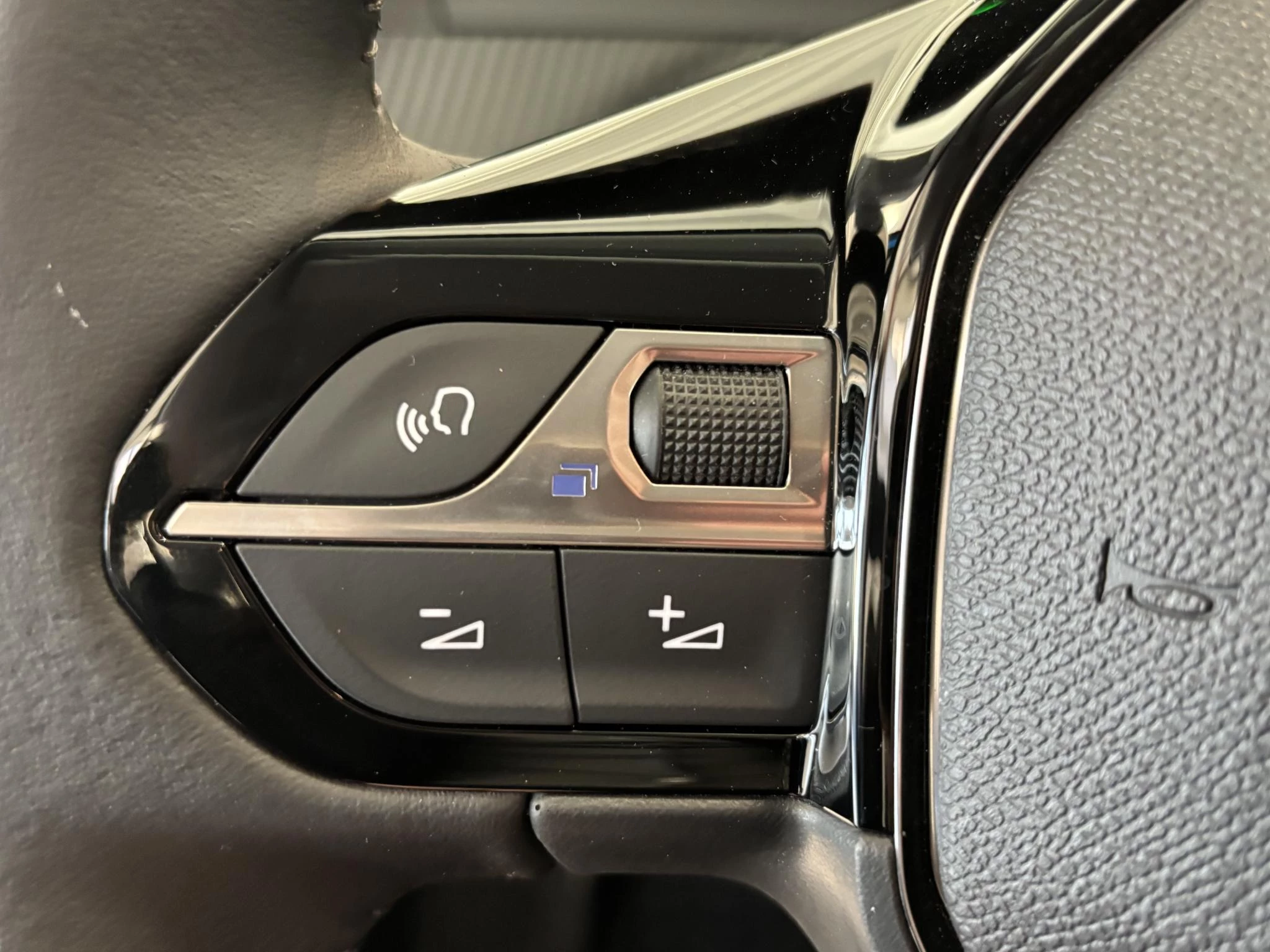 Hoofdafbeelding Peugeot e-208