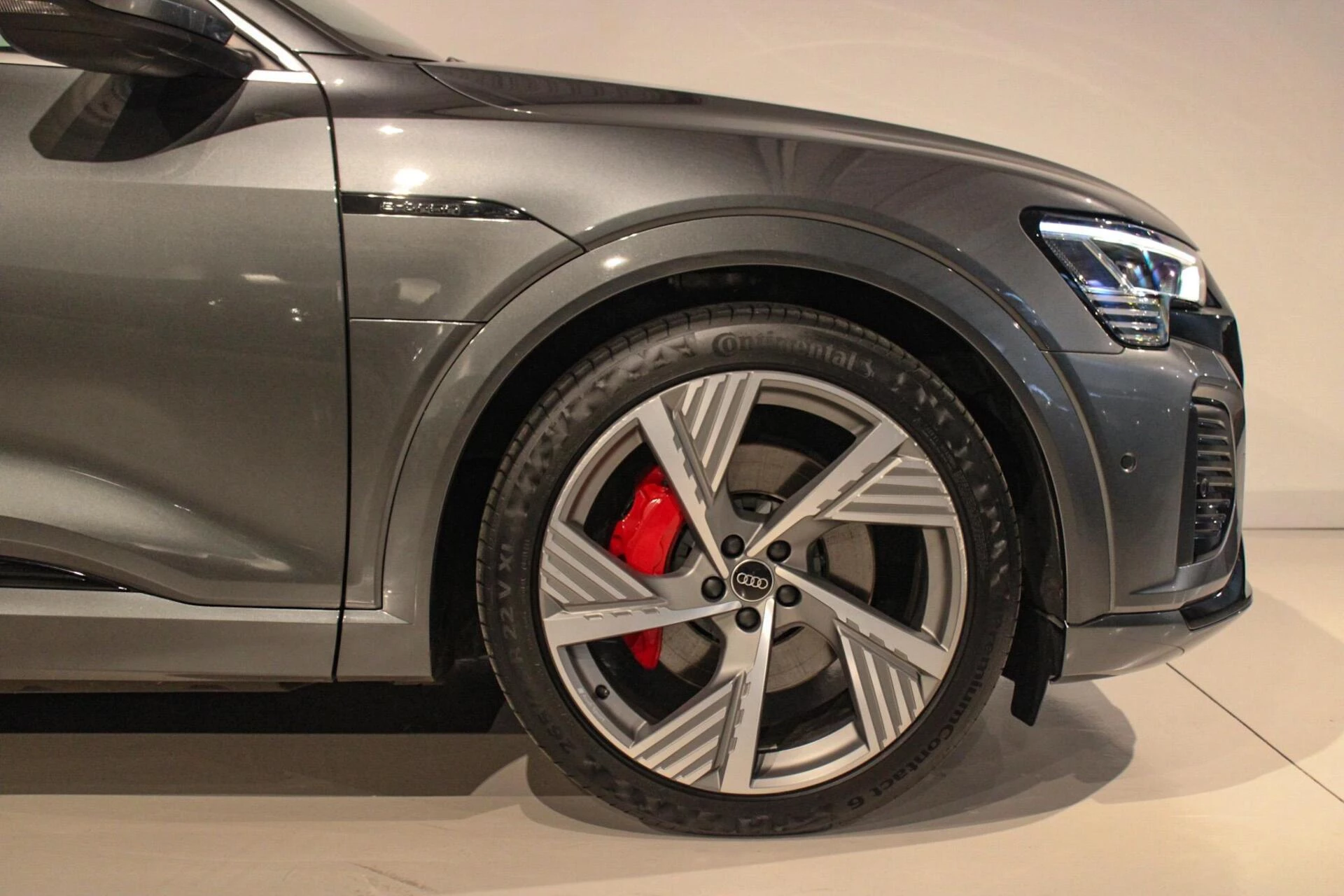 Hoofdafbeelding Audi Q8 e-tron