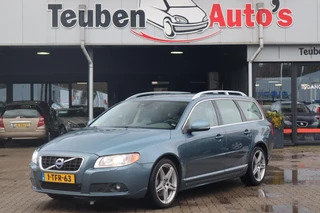 Hoofdafbeelding Volvo V70 Volvo V70 2.0 D4 Summum (5 Cilinder)Navigatie, Lederen interieur, Stoelverwarming, Trekhaak, Cruise control, Distributie v.v. bij 188.447 km