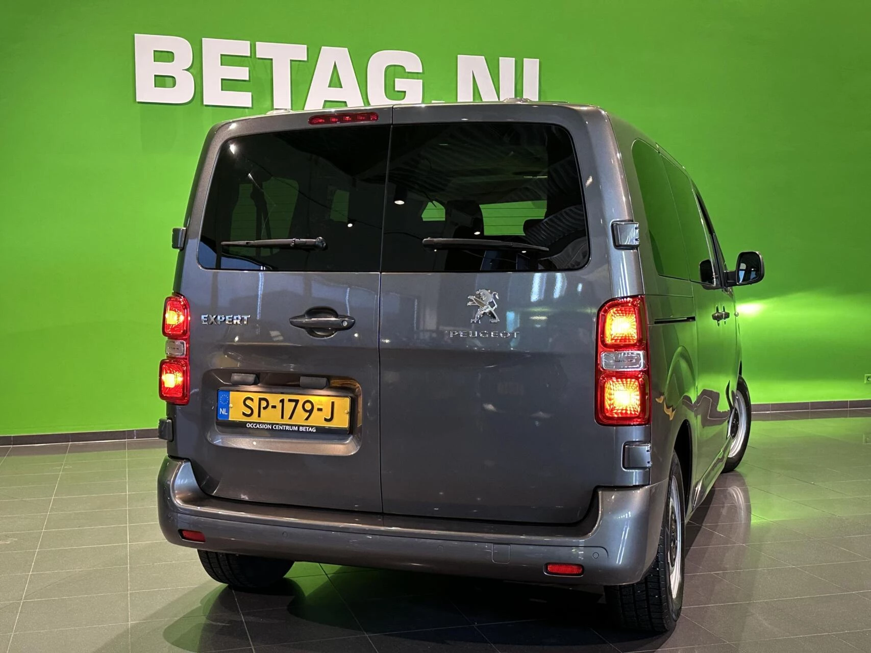 Hoofdafbeelding Peugeot Traveller