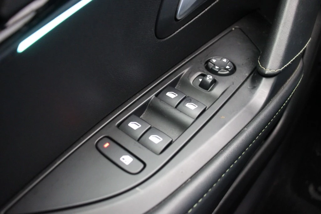 Hoofdafbeelding Peugeot e-208