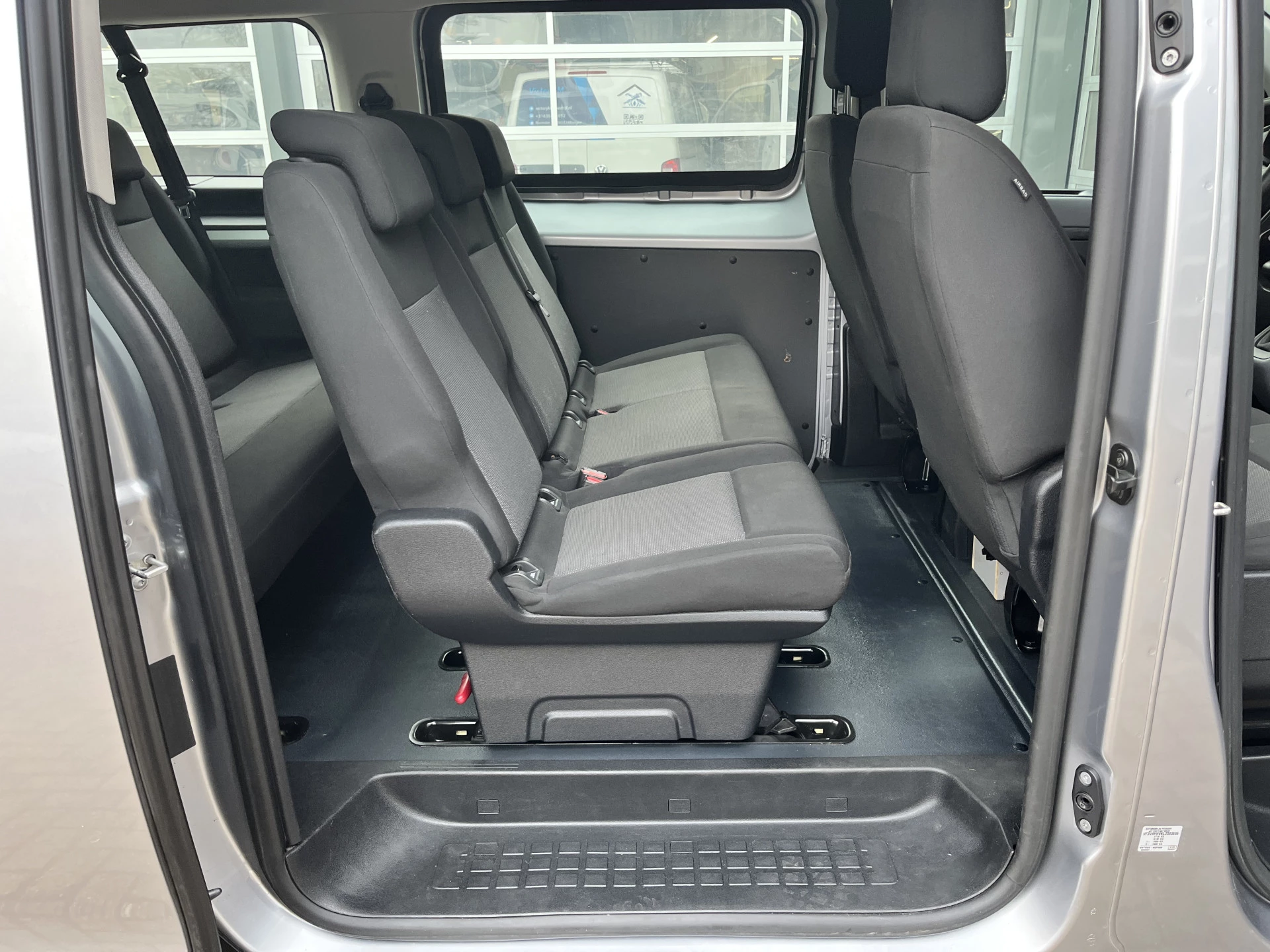 Hoofdafbeelding Peugeot Traveller