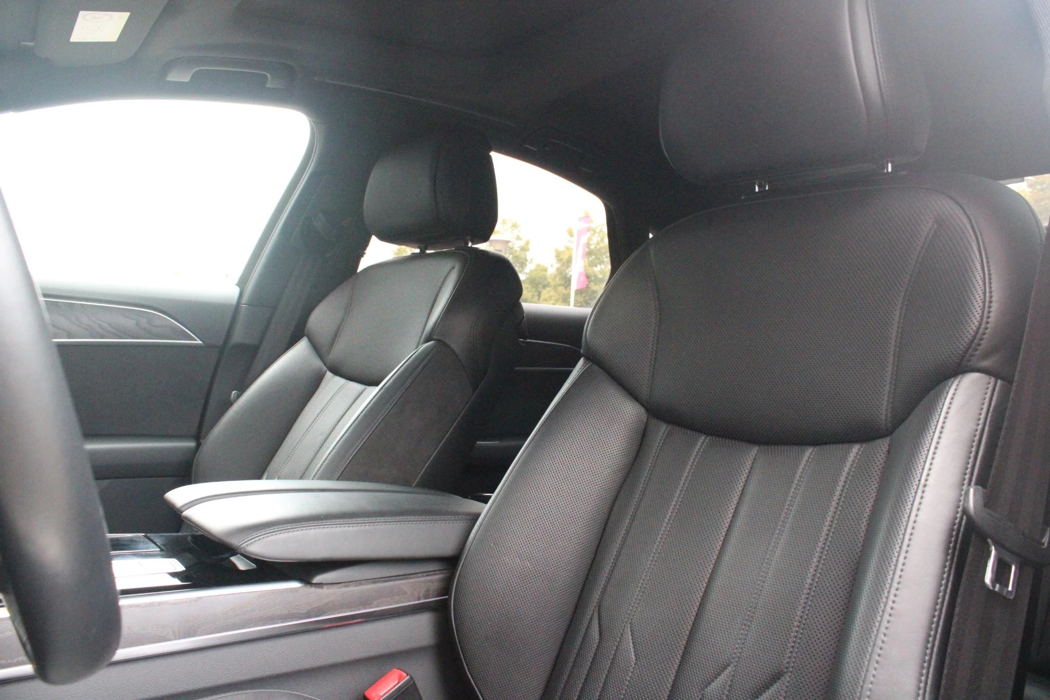 Hoofdafbeelding Audi A8