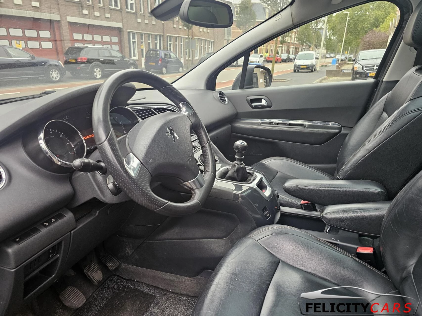 Hoofdafbeelding Peugeot 5008