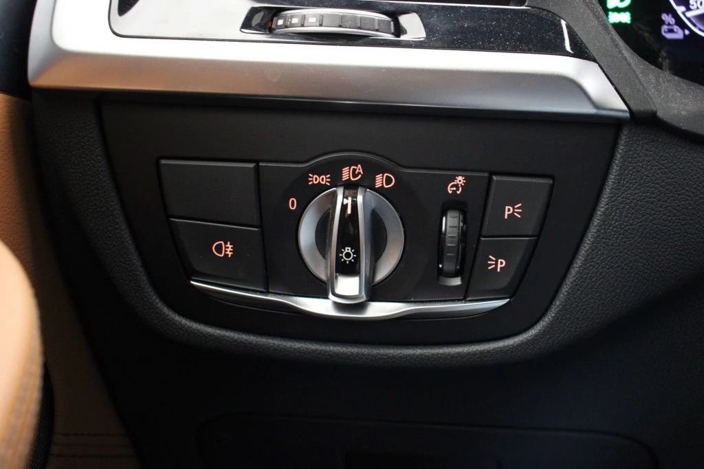 Hoofdafbeelding BMW iX3