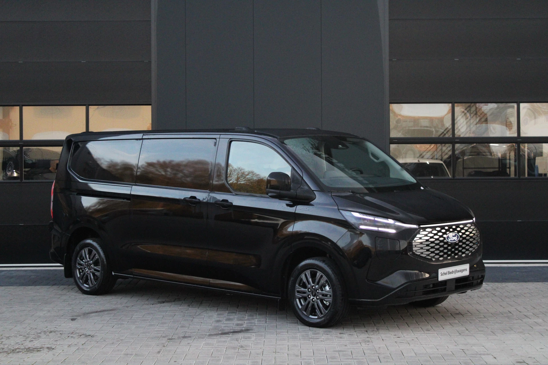 Hoofdafbeelding Ford E-Transit Custom