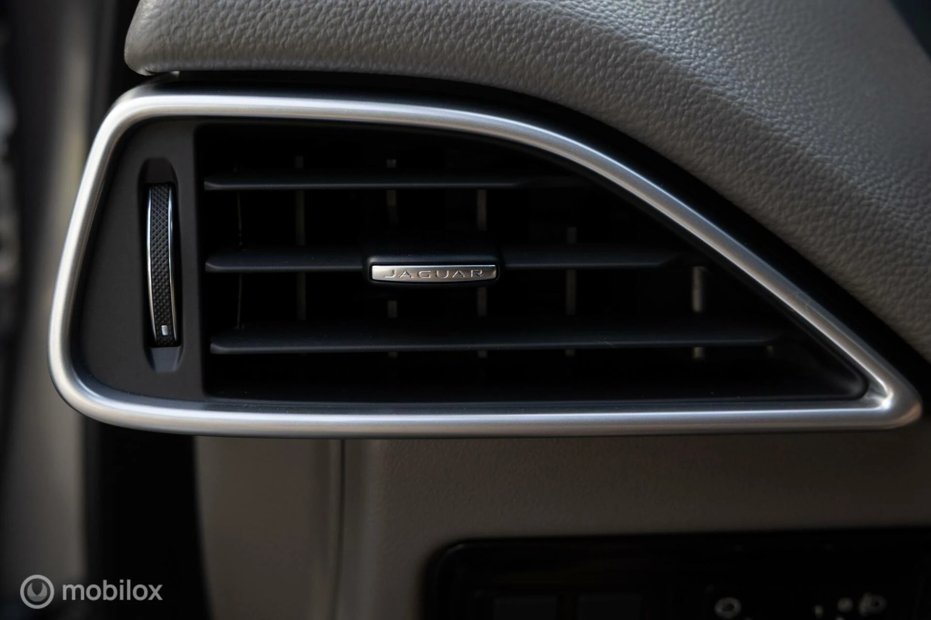 Hoofdafbeelding Jaguar XE