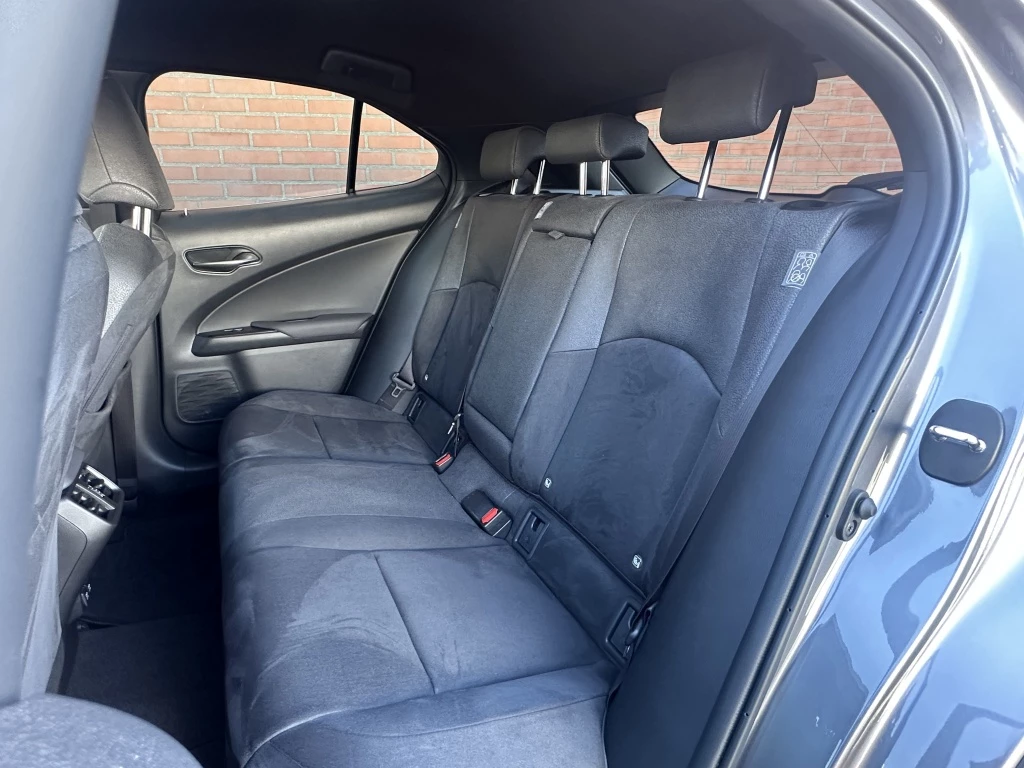Hoofdafbeelding Lexus UX