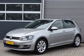 Volkswagen Golf 1.0 TSI BNS ED. CON / APPLE CARPLAY / CLIMA / DEALER ONDERHOUDEN