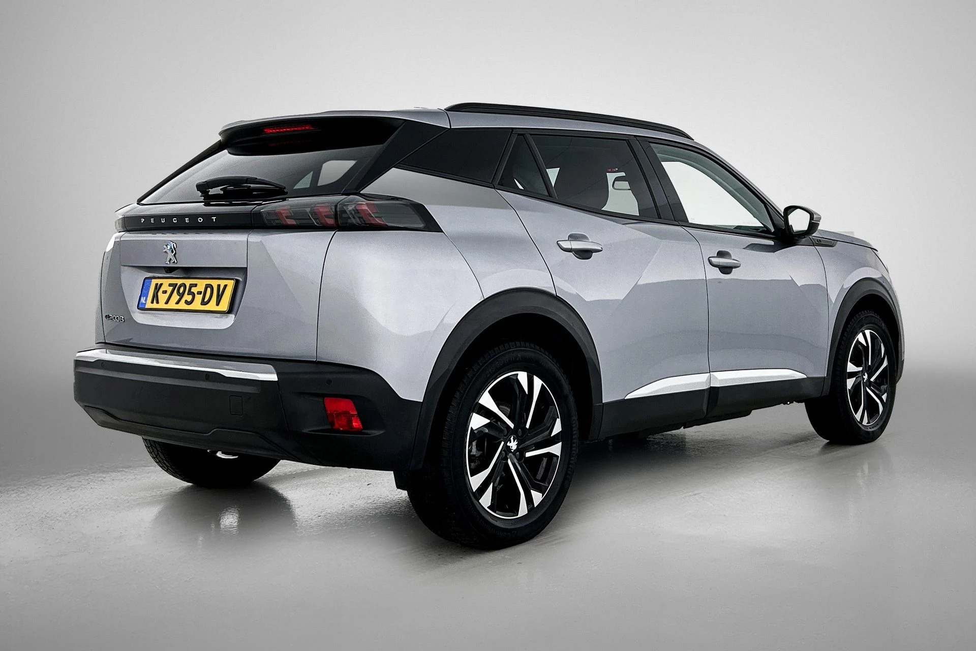 Hoofdafbeelding Peugeot e-2008