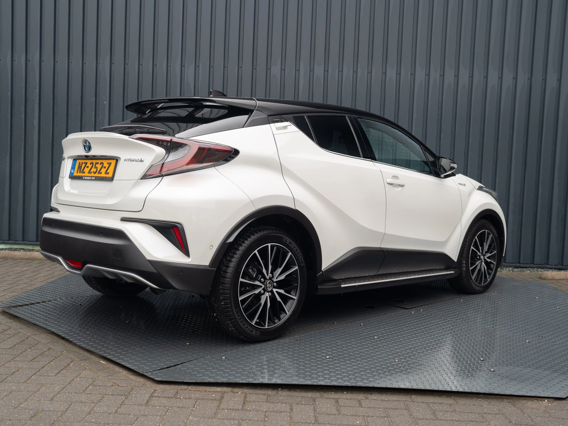 Hoofdafbeelding Toyota C-HR