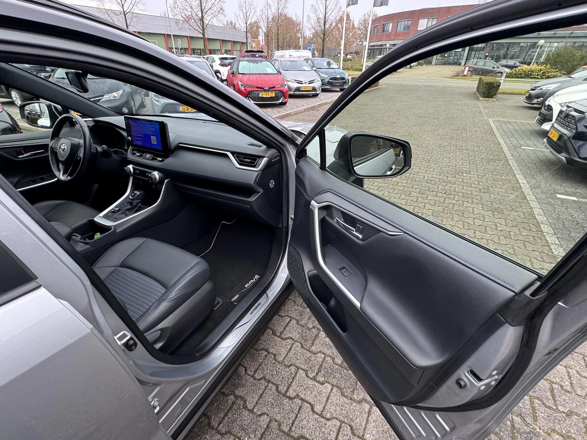 Hoofdafbeelding Toyota RAV4