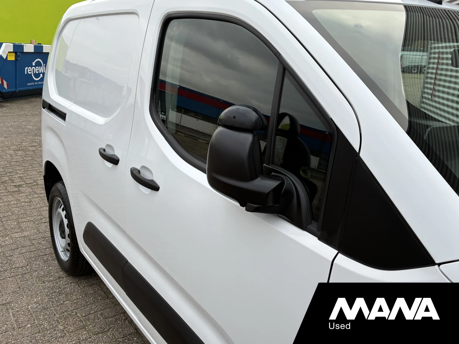 Hoofdafbeelding Peugeot Partner