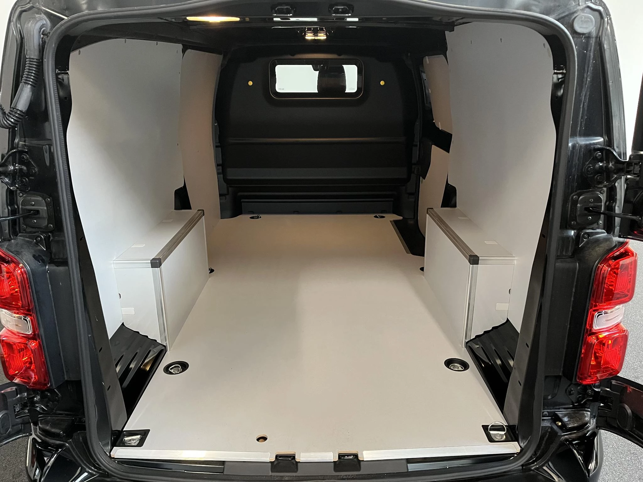 Hoofdafbeelding Peugeot e-Expert