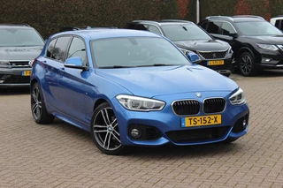 BMW 1 Serie 118i Edition M Sport Shadow High Executive / Alcantara / Navigatie / Parkeerhulp V+A / 18'' / Stoelverwarming / Cruise Control