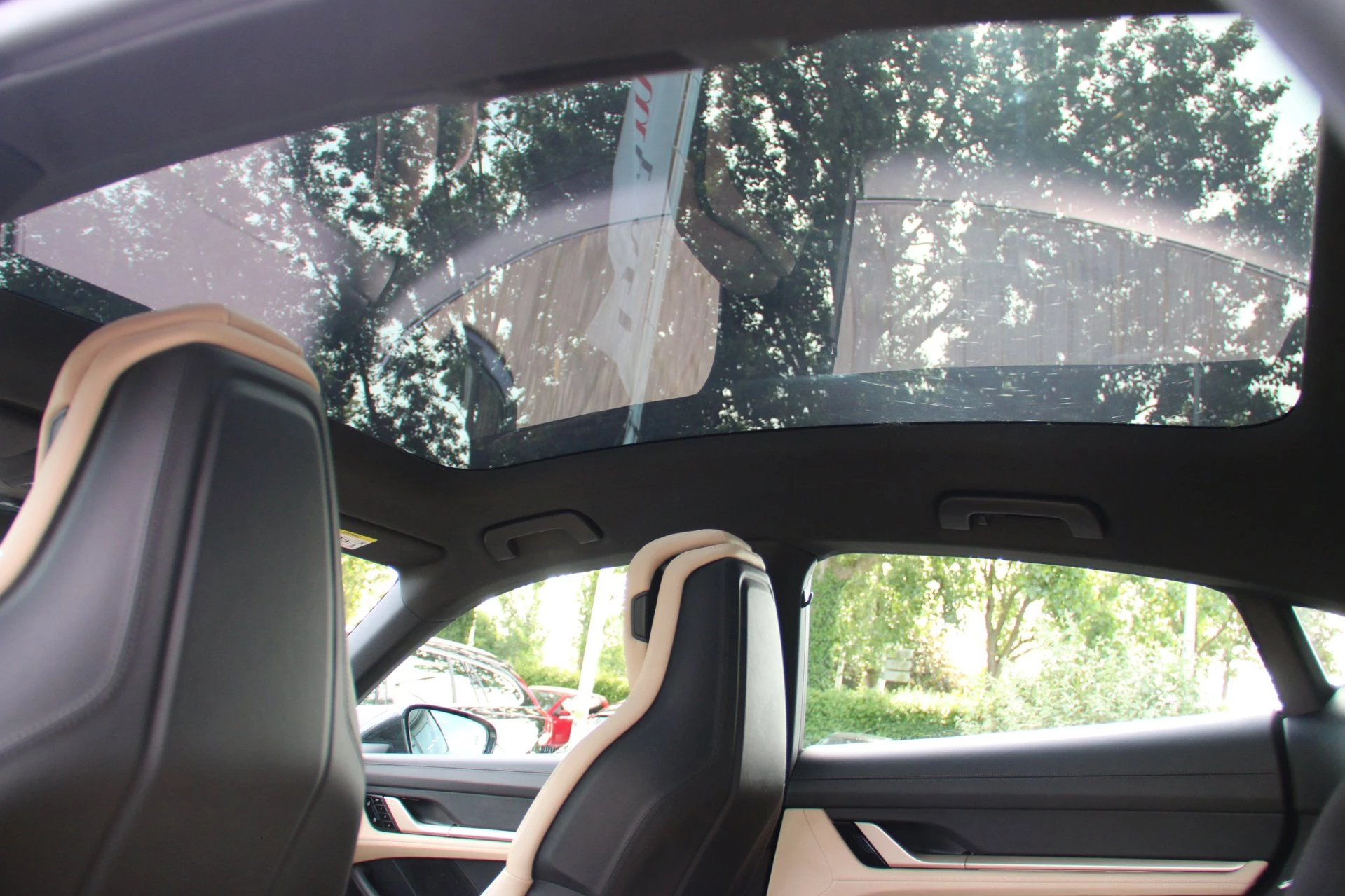 Hoofdafbeelding Porsche Taycan