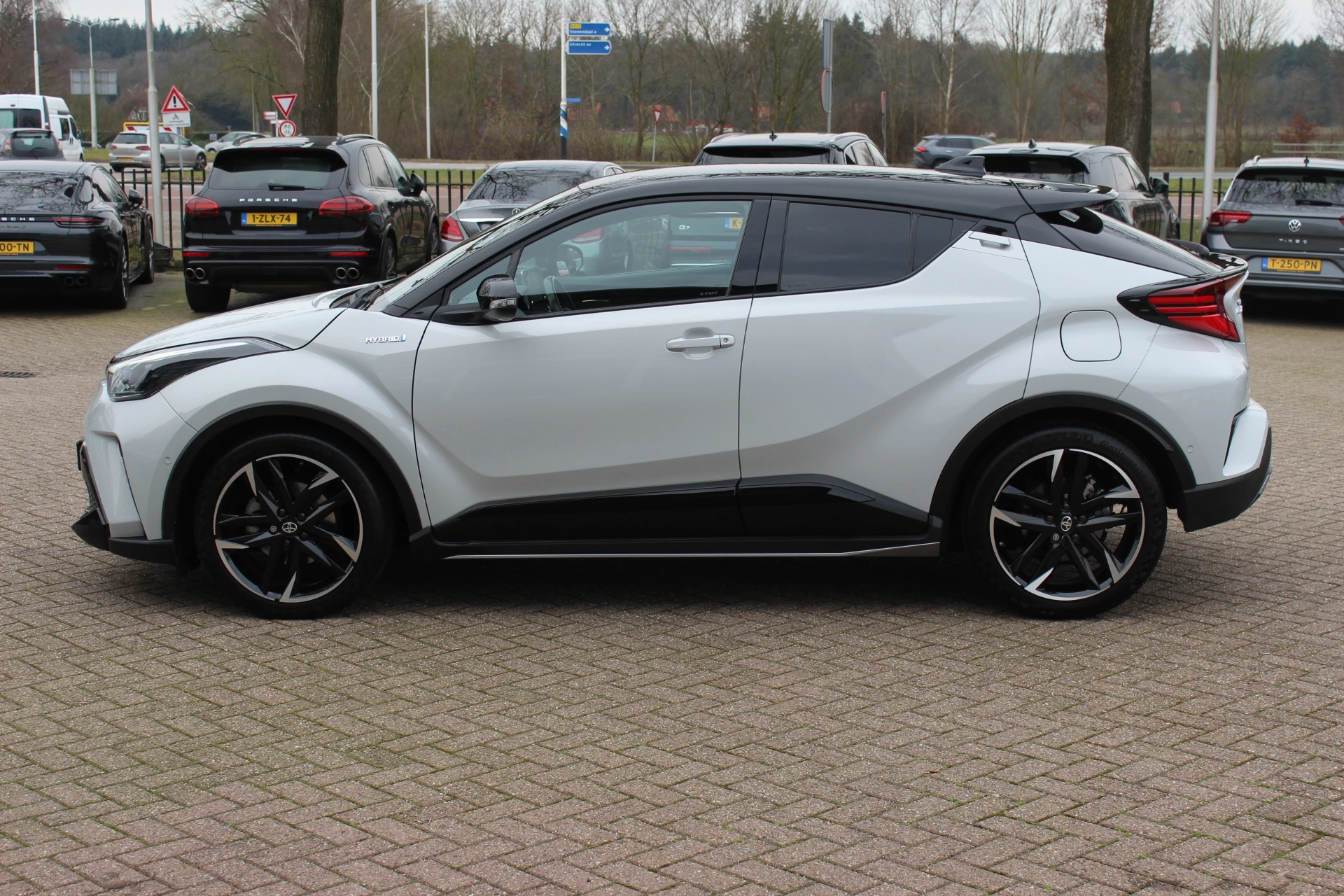 Hoofdafbeelding Toyota C-HR