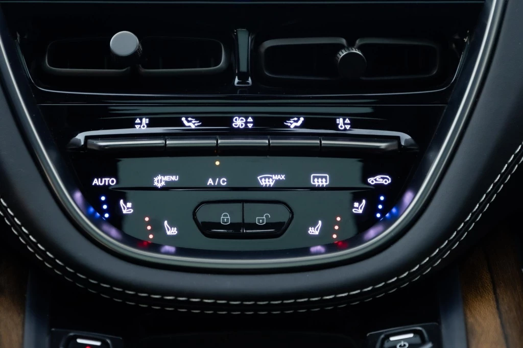 Hoofdafbeelding Aston Martin DBX