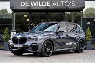Hoofdafbeelding BMW X5 BMW X5 xDrive45e M-sport 394pk M-stoelen Bowers&Wilkins Carbon Pano 22-inch 360-camera Laser