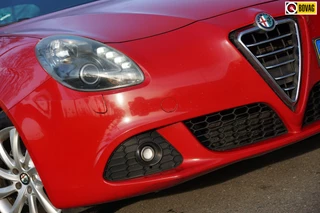 Hoofdafbeelding Alfa Romeo Giulietta Alfa Romeo Giulietta 1.4 T Distinctive | Rosso Competizion | Clima/Cruise/LMV/Bluetooth/LED - Keurig!