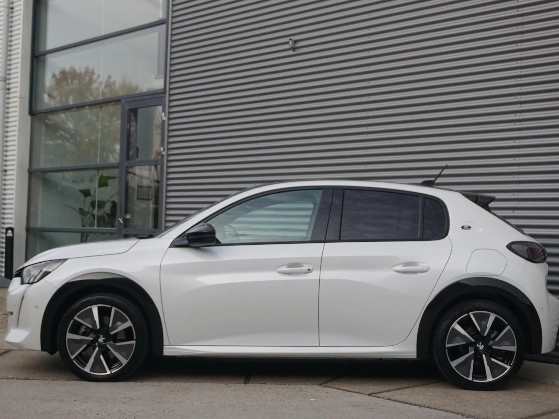 Hoofdafbeelding Peugeot e-208