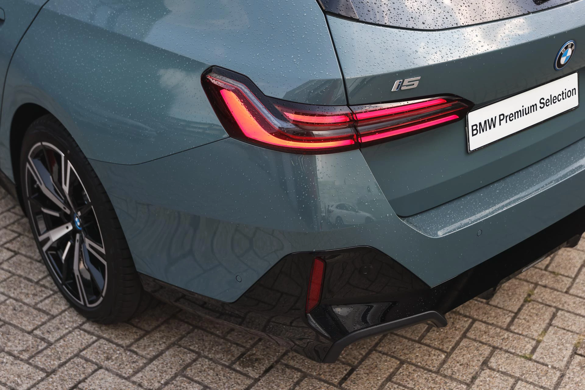 Hoofdafbeelding BMW i5