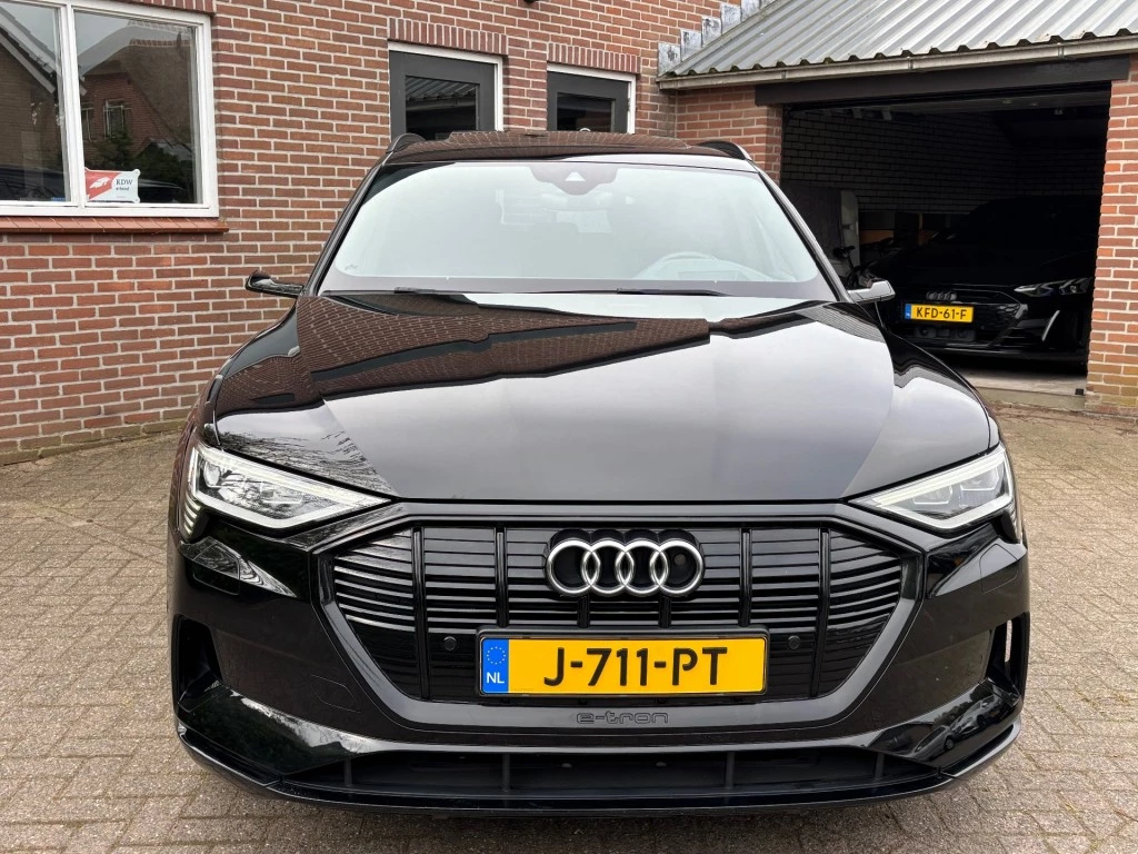 Hoofdafbeelding Audi e-tron