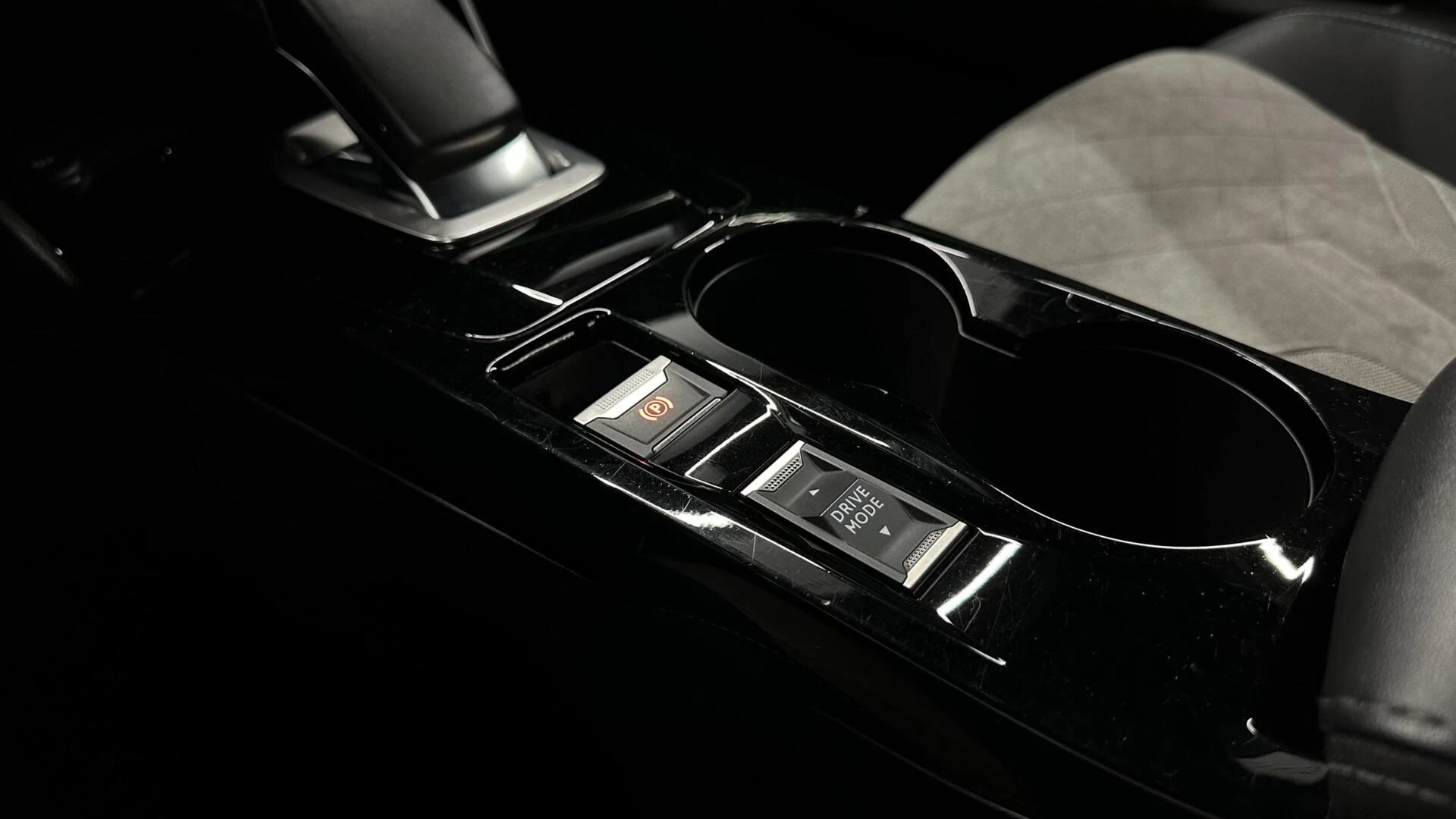 Hoofdafbeelding Peugeot e-2008