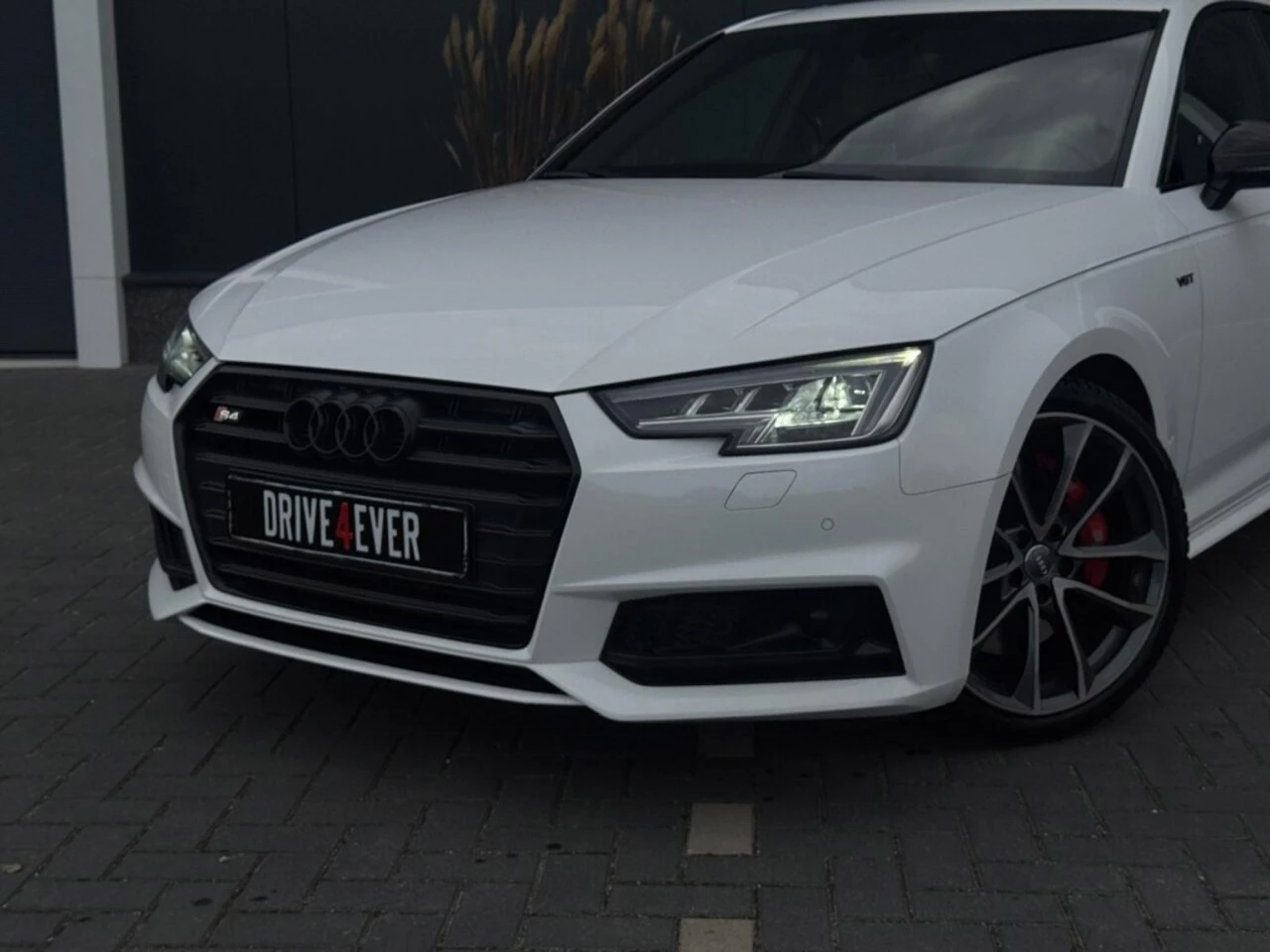 Hoofdafbeelding Audi S4