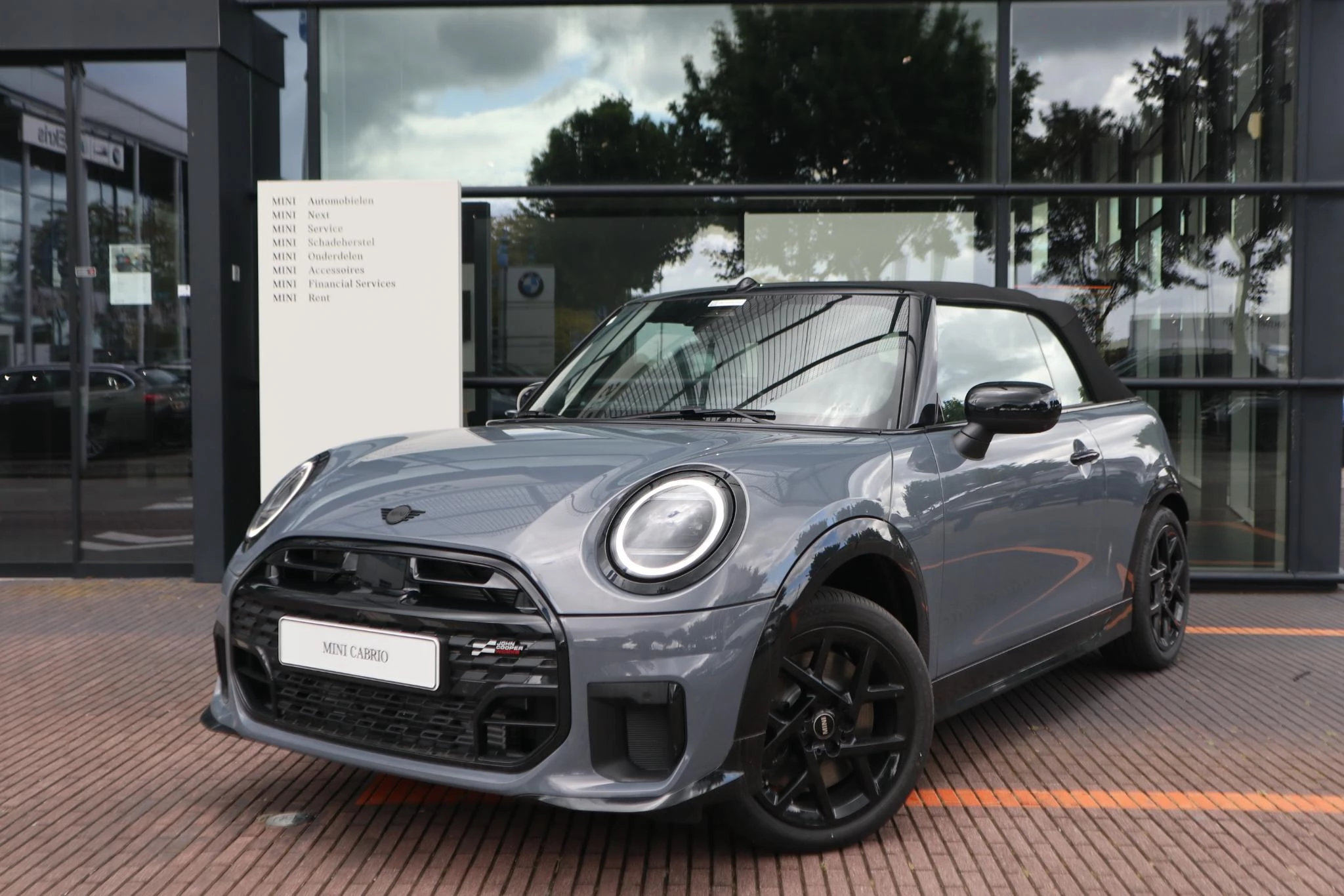 Hoofdafbeelding MINI Cabrio