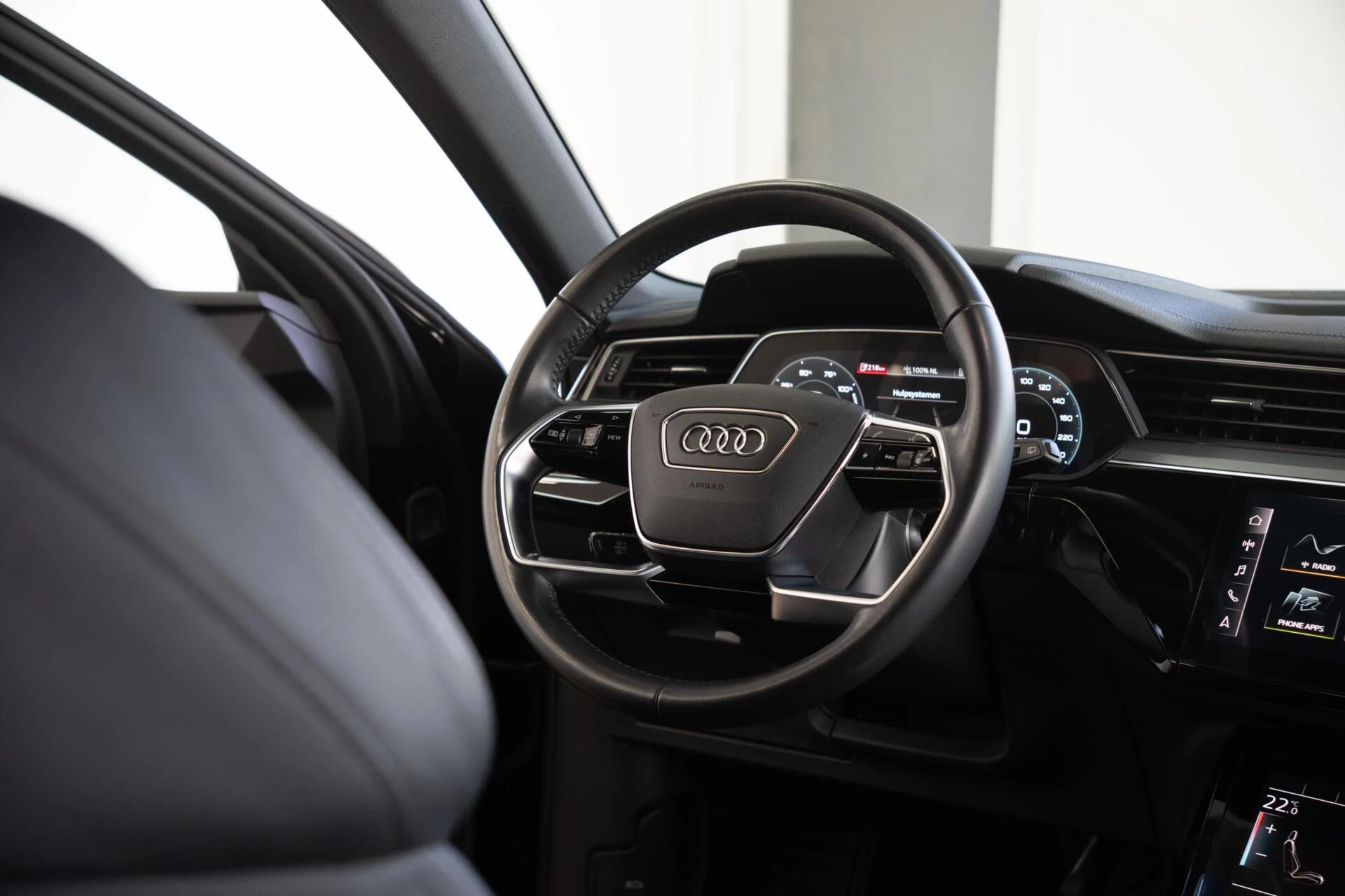 Hoofdafbeelding Audi e-tron
