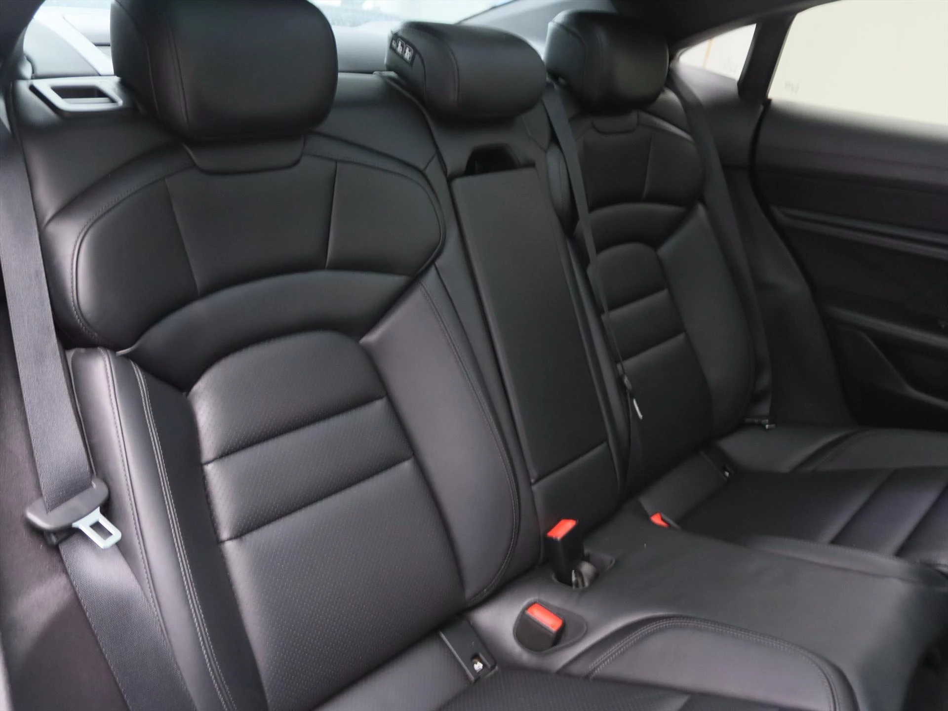 Hoofdafbeelding Porsche Taycan