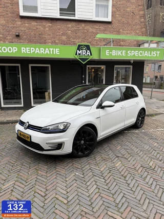 Hoofdafbeelding Volkswagen Golf Volkswagen Golf 1.4 TSI GTE Schuif-Dak/ECC/Adaptive Cruise!!