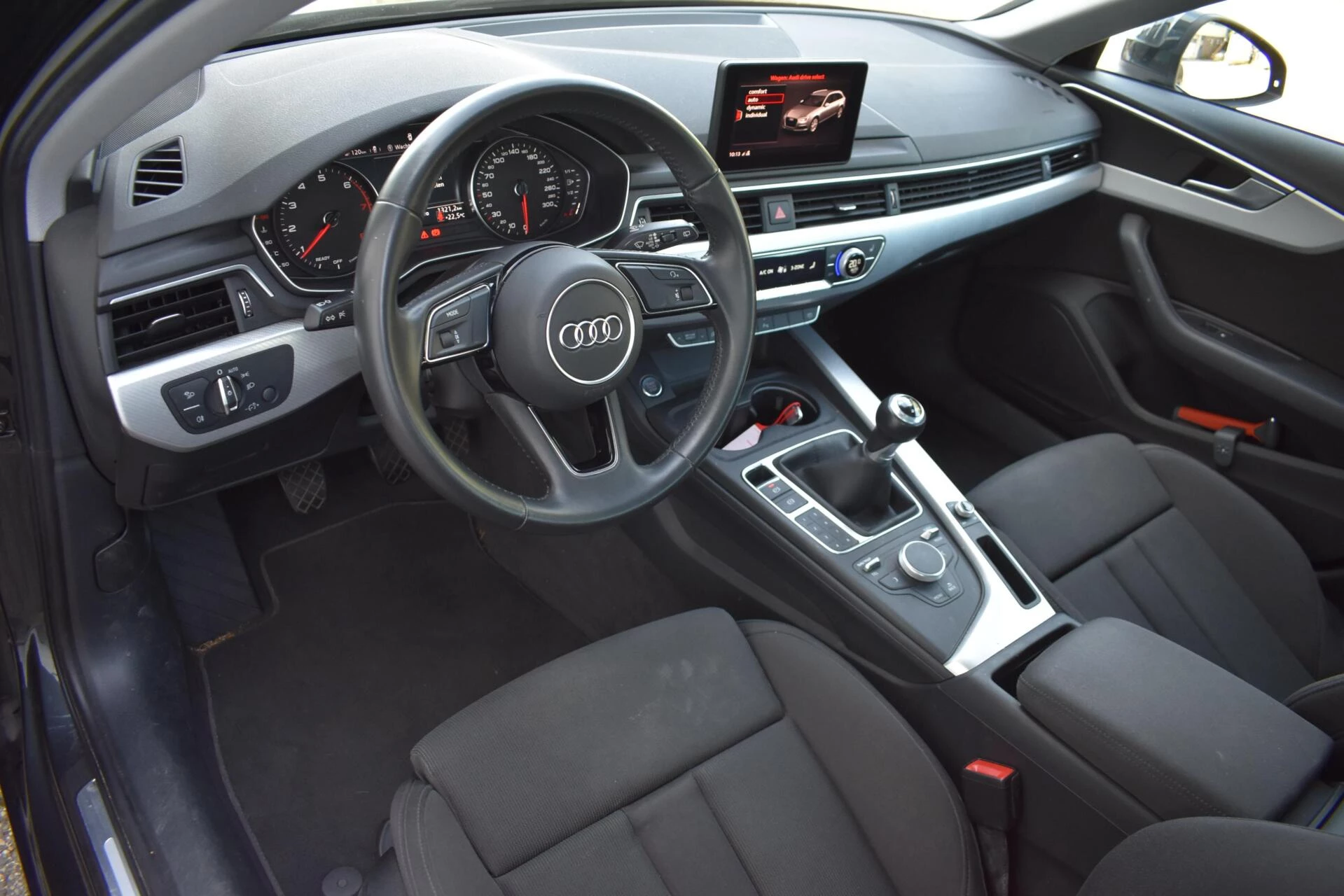 Hoofdafbeelding Audi A4